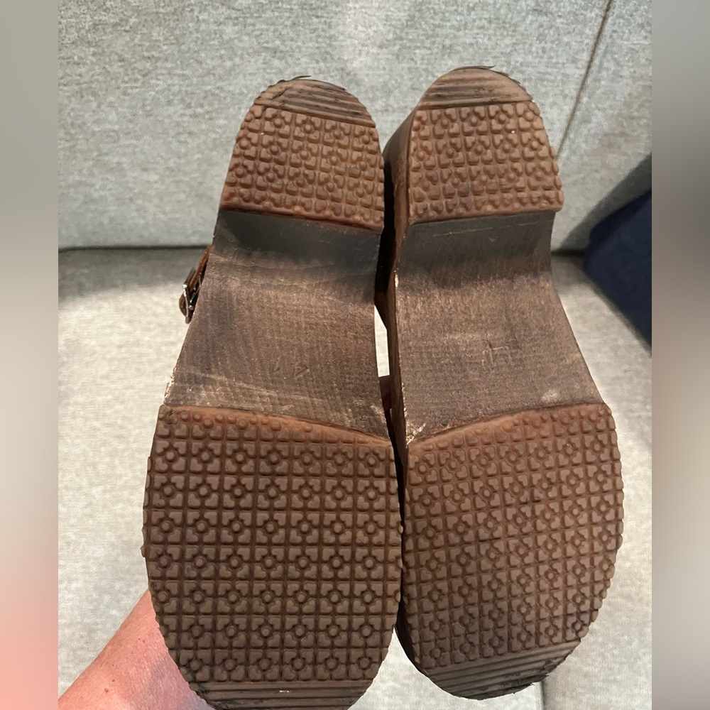 Sandrens Milan Scalloped Edge Sandal Clogs - Picture 7 of 8